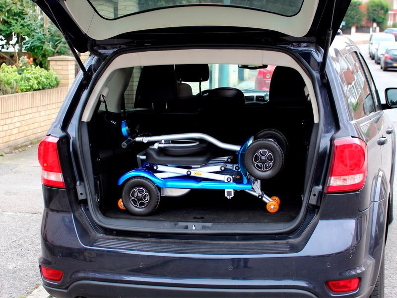 Los 9 mejores scooters eléctricos para llevar en el coche (Comparativa)